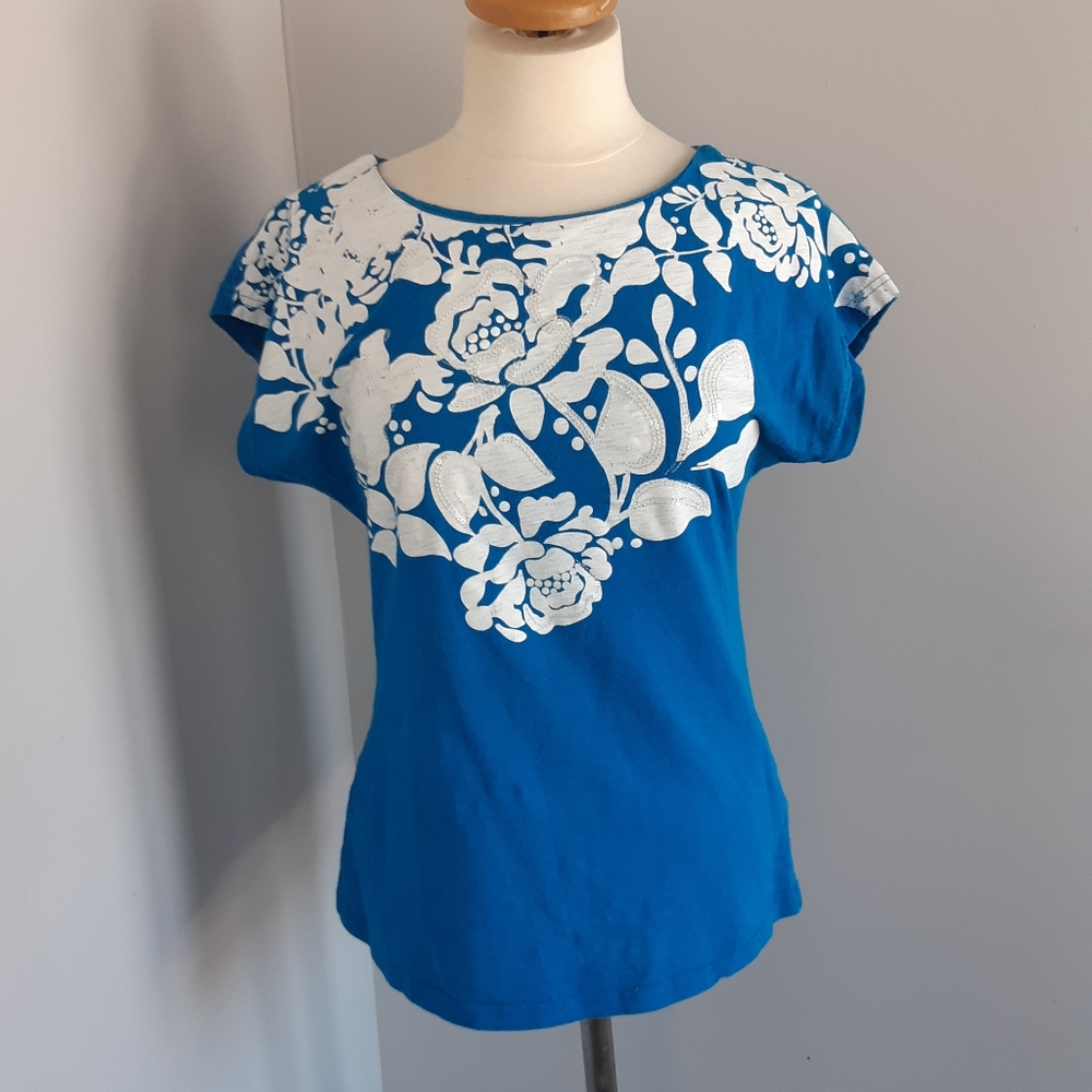 5/10$ RILEY & JAMES WOMENS SIZE M  T-SHIRT short SLEEVE 100% Cotton